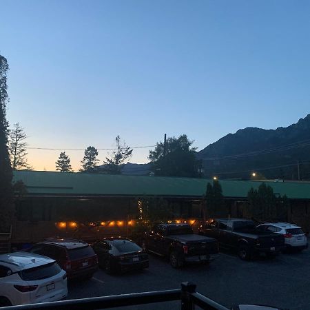 Destination Inn Radium Hot Springs Ngoại thất bức ảnh