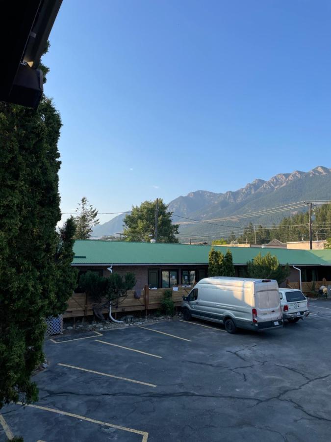 Destination Inn Radium Hot Springs Ngoại thất bức ảnh