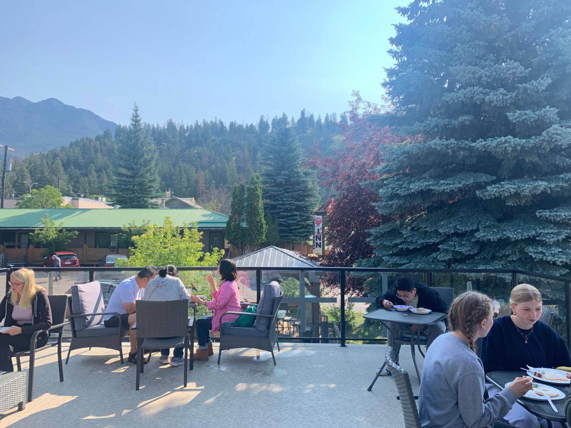 Destination Inn Radium Hot Springs Ngoại thất bức ảnh